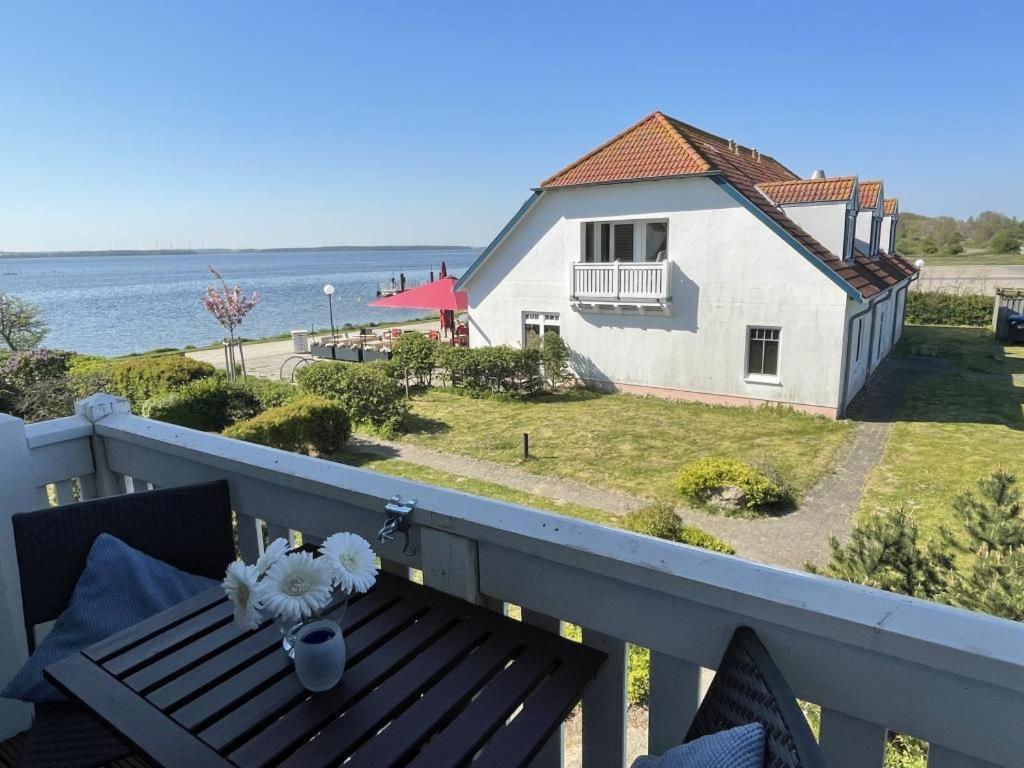 Fewo 02 Ferienwohnung Mit Meerblick Рерик Екстериор снимка